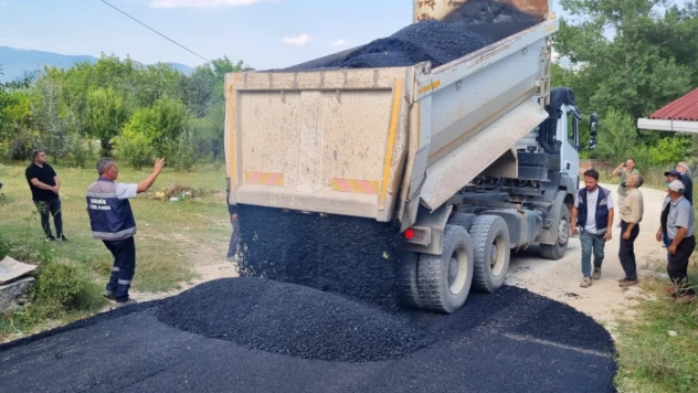 Köy yolları asfaltlanıyor