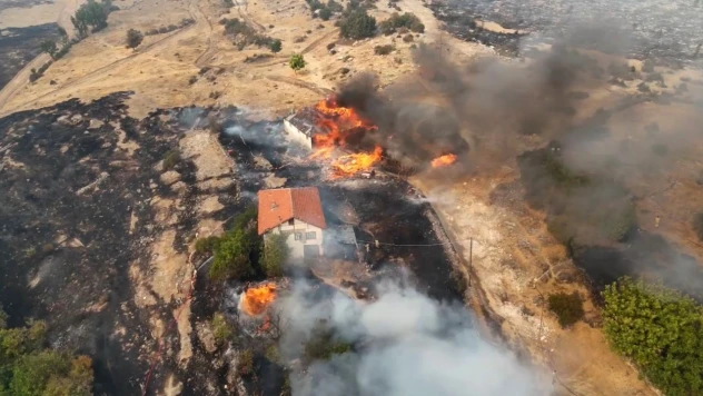 Köye Sıçrayan Orman Yangını Havadan Görüntülendi