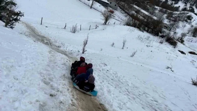 Köylerde Kar Eğlencesi