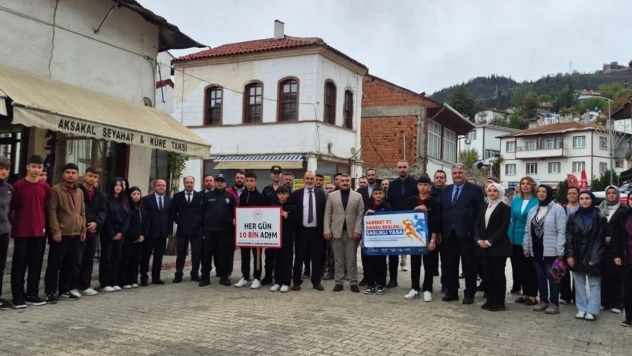 Küre'de Sağlıklı Yaşam Yürüyüşü Düzenlendi