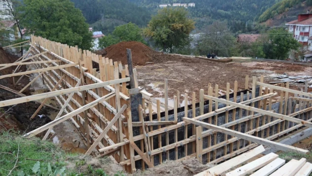 Küre'de Spor Tesisi Yapımı Sürüyor