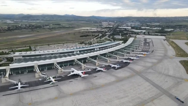 Libya Genelkurmay Başkanı'nı Taşıyan Uçak Ankara'da Düştü