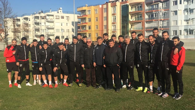 Lider, Dardanelspor mesaisini sürdürüyor