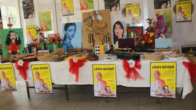 LÖSEV'e Sanatla Destek