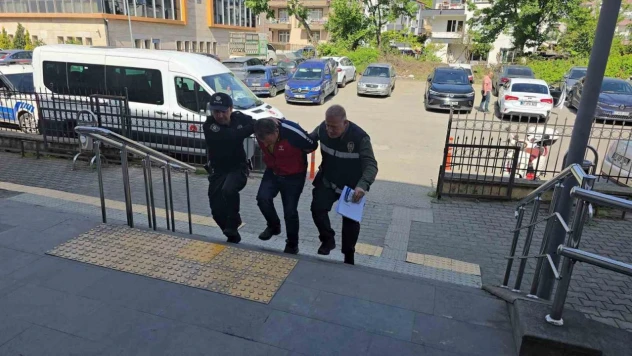 Gizlice Fotoğraf Çektiği İddia Edilen Şahıs Tutuklandı