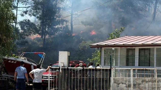 Marmaris'teki Orman Yangınına Müdahale Sürüyor