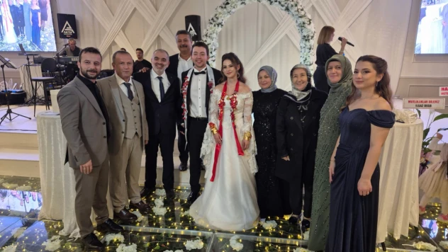 Mehmet Feyzi İle Sena Evlendi