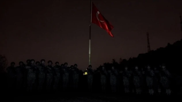 Mehmetçik, 6 Şubat İçin Saygı Duruşunda Bulundu