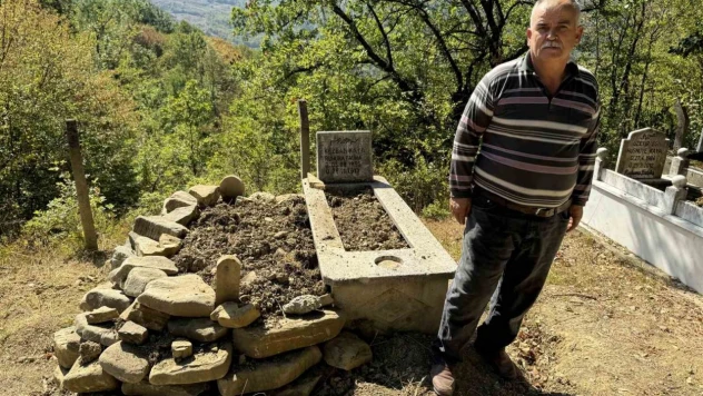 Mezarı Kazıp Tahtaları Kırdı