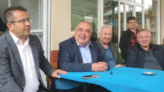 Milletvekilinin 'Aldatmaz' Cevabı Köylüleri Güldürdü