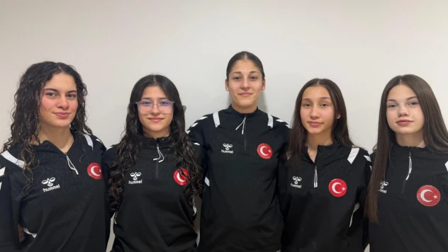 Milli Kızlarımız Kosova'da