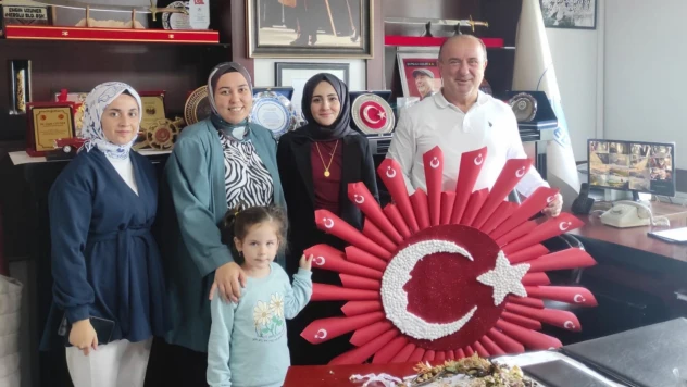 Minik Öğrencilerden Başkan Uzun'a Anlamlı Ziyaret