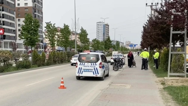 Motosiklet Anne ve Oğluna Çarptı