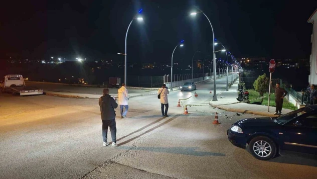 Çarpıştılar: 2 Yaralı