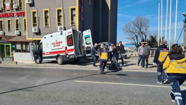 Motosiklet Yola Devrildi: 2 Yaralı