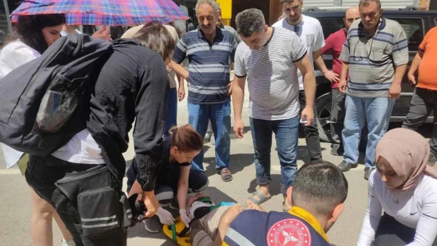 Motosikletin çarptığı yaşlı adam yaralandı