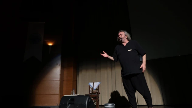 Müfit Can Saçıntı, Taşköprü'de Sahne Aldı