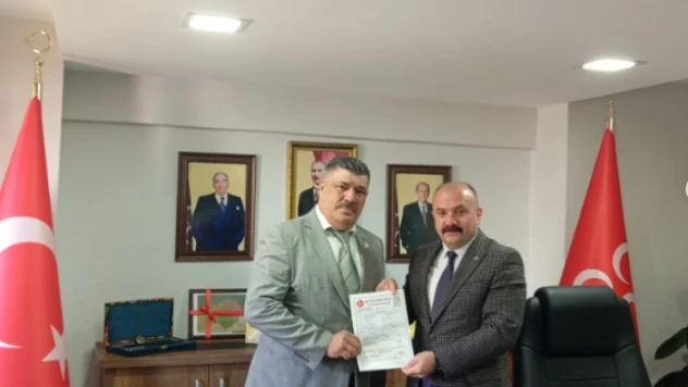 Muhtar Dağlıoğlu, MHP'ye Katıldı