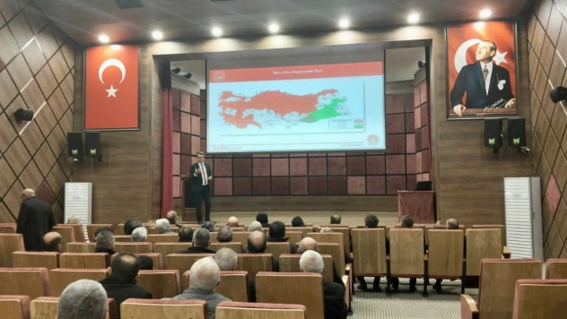 Muhtarlara 'Aile Yılı Tanıtımı' Gerçekleştirildi