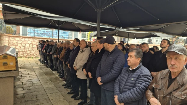 Necati İdrisoğlu Defnedildi