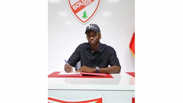 Nijeryalı Futbolcu Rasheed Akanbi Boluspor'da