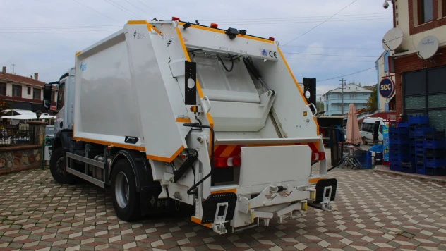 O İlçeye Yeni Çöp Toplama Aracı Kazandırıldı