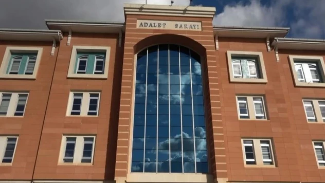 Oğlunu kurtarmak için davacı oldu
