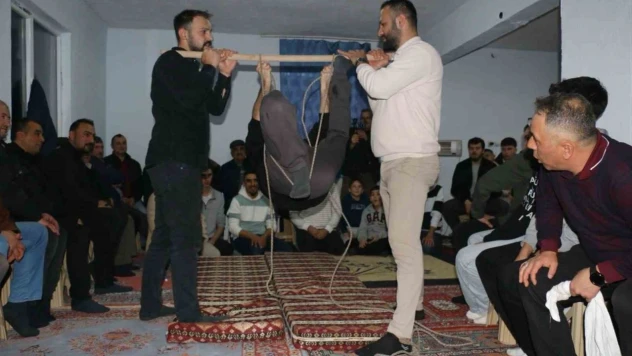 Geleneksel Orta Oyunları Kahkahaya Boğdu