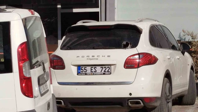 Osmancık'ta Park Halindeki Araç Kurşunlandı