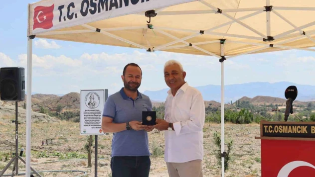 Osmanlı Sadrazamı Anısına Basılan Hatıra Madalyonlara Yoğun İlgi