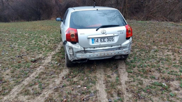 Otomobil Tarlaya Uçtu: 1 Yaralı