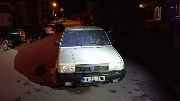 Otomobili Kurşun Yağmuruna Tuttular: 1 Yaralı