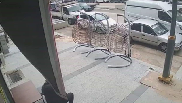 Otomobilin Çarptığı Yaşlı Adam Yaralandı