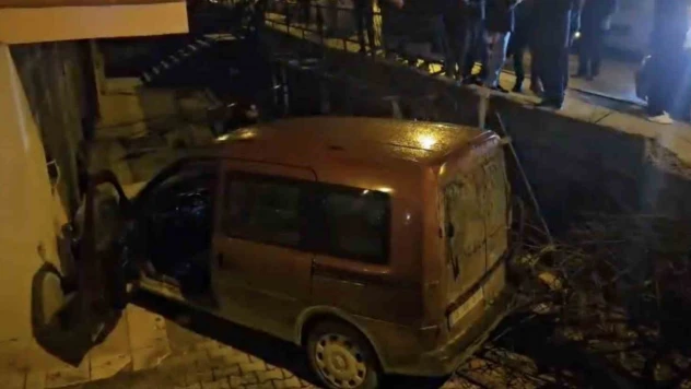 Çarpıştılar: 2 Yaralı