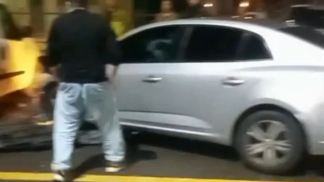 Park Halindeki Araçlara Çarptı!