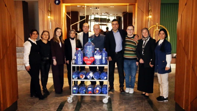 Pet Şişelerin Kapakları Tekerlekli Sandalye Oluyor