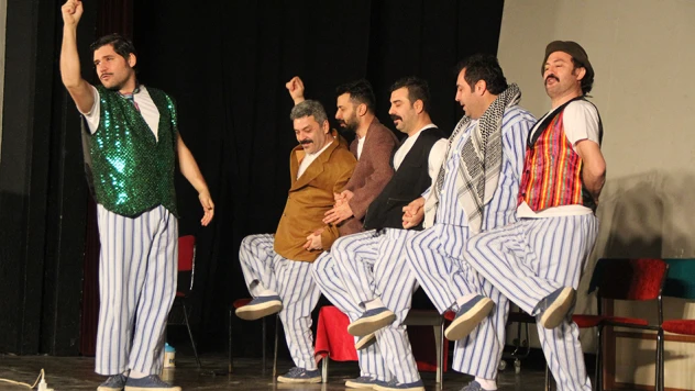 'Pijamalı Adamlar' güldürürken düşündürdü