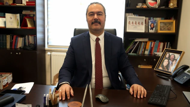 Prof. Dr. Selman tunay kamer: 'Fenomen öğretmenler akademik başarıyı düşürüyor'