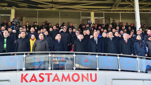 Protokol yalnız bırakmadı