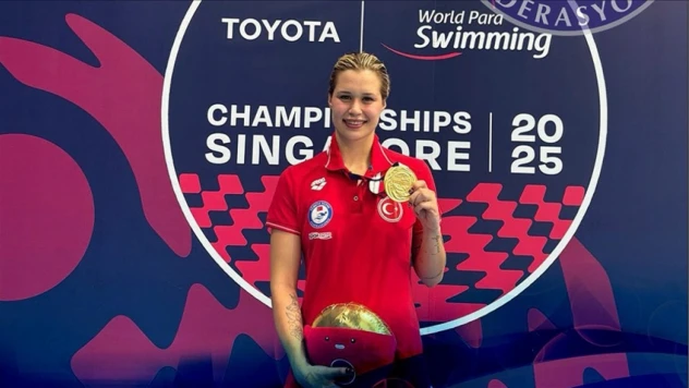 Rekor Kırarak Altın Madalya Kazandı