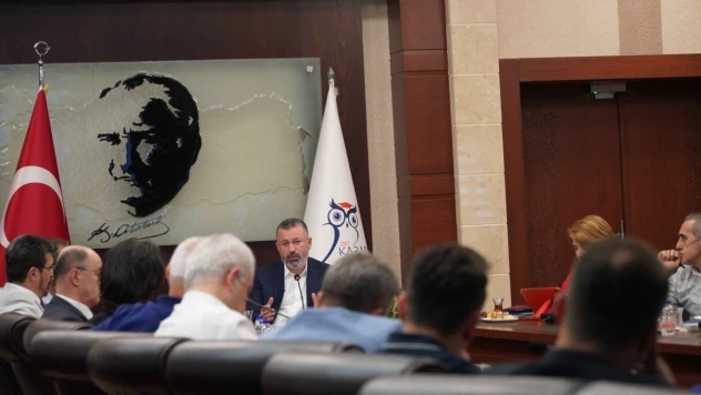 Rektör Kırışık İş İnsanlarıyla Bir Araya Geldi