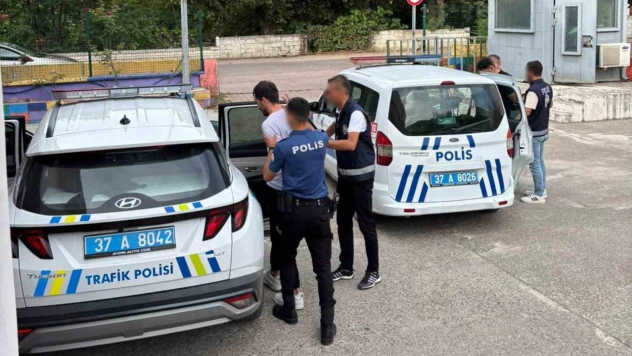 Polis Memurunu Darp Eden 3 Kişi Tutuklandı