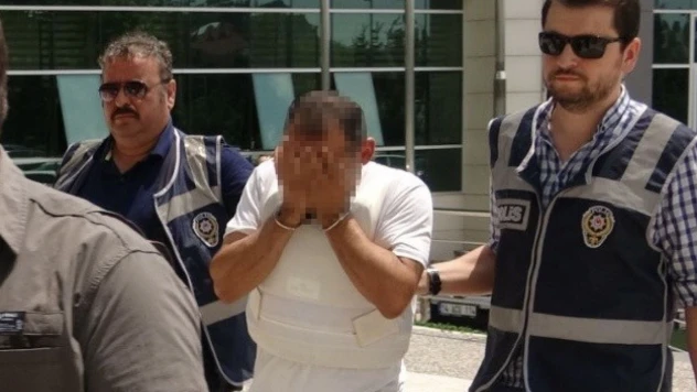 Adliyede İkinci Kattan Atladı