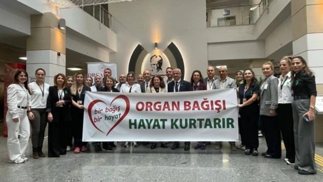 Organ Bağışına Dikkat Çekmek İçin Yeşil Kurdele Taktılar
