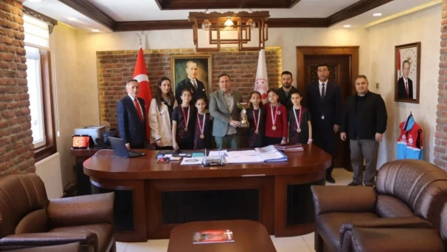 Şampiyonlardan Kaymakam Karataş'a Ziyaret