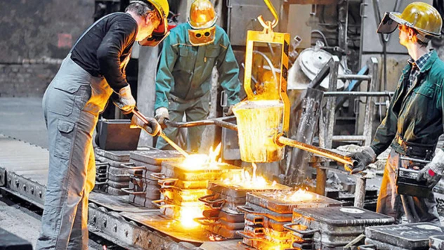 Sanayi üretimi yüzde 7,4 arttı