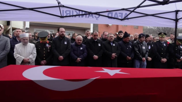 Şehit Düşen Polis Memuru Toprağa Verildi