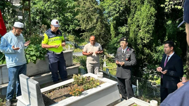 Şehit Yılmazer Kabri Başında Anıldı