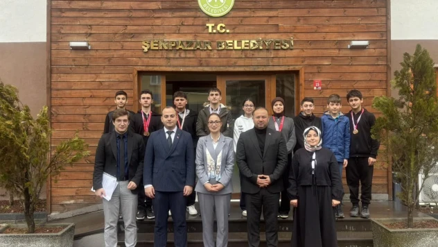 Şenpazar'da Öğrencilere Tebrik Ziyareti