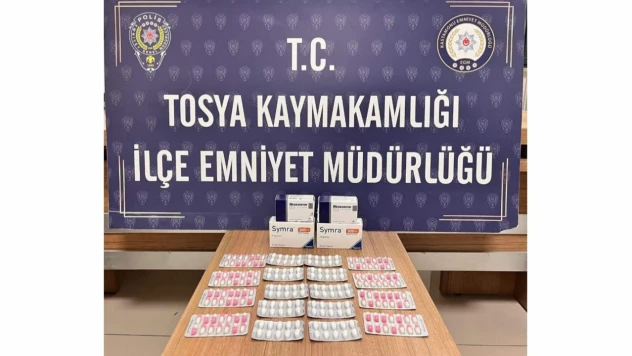 Sentetik Ecza Haplarıyla Yakalandılar!